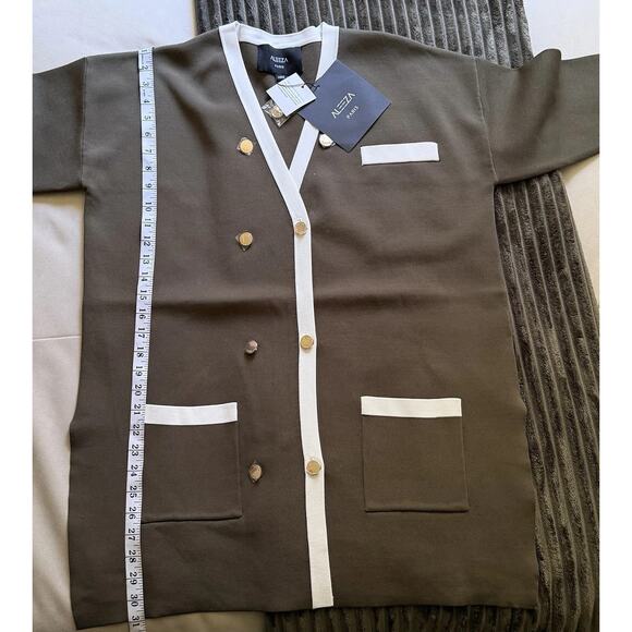 Aleeza Paris Green Cardigan- Gold Buttons Classy Size Large or XL NWT - Picture 6 of 6